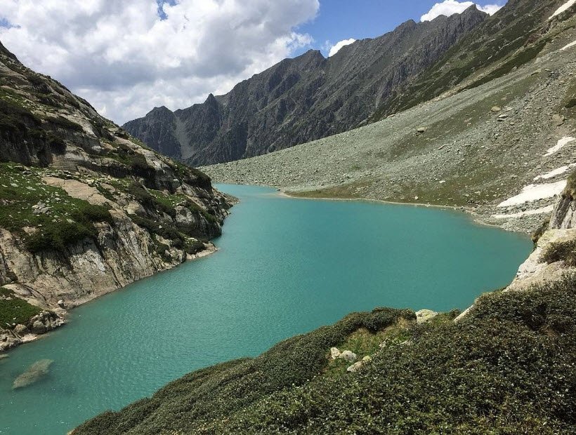 Tulian Lake, Anantnag, Jammu and Kashmir - Vushii.com Tulian Lake, Anantnag, Jammu and Kashmir - Vushii.com